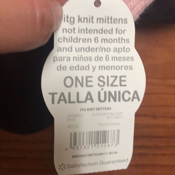 Baby girl Hello Kitty beanie and mittens sets - Picture 6 of 6